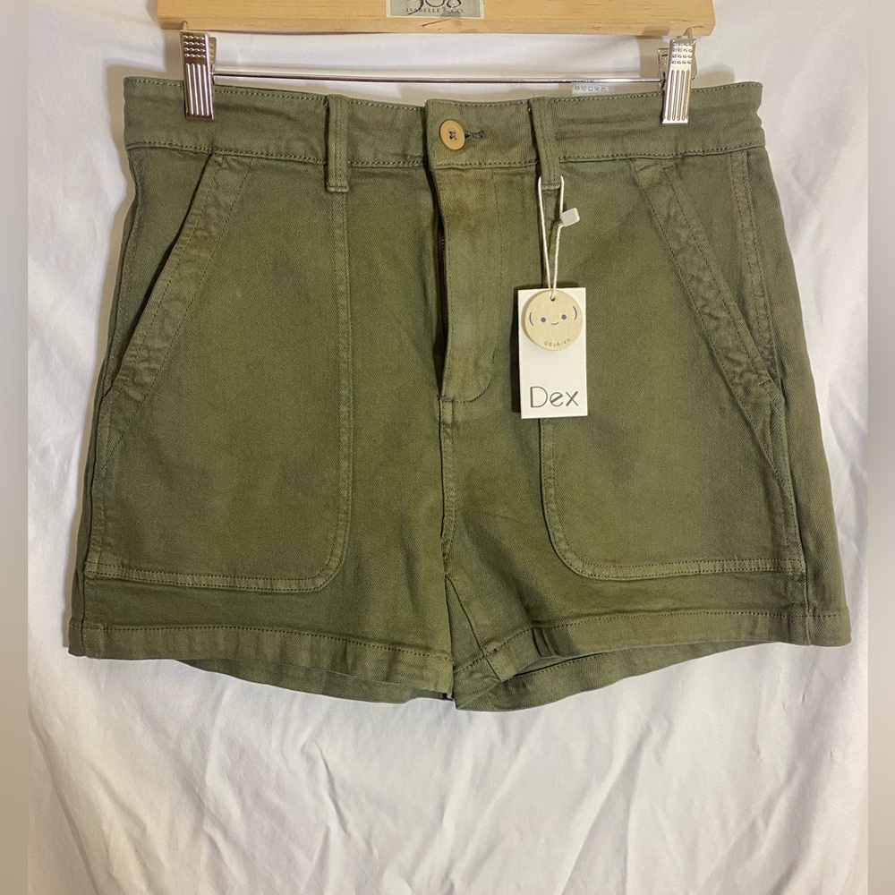 DEX Woman’s Hi Rise shorts size 29 NWT